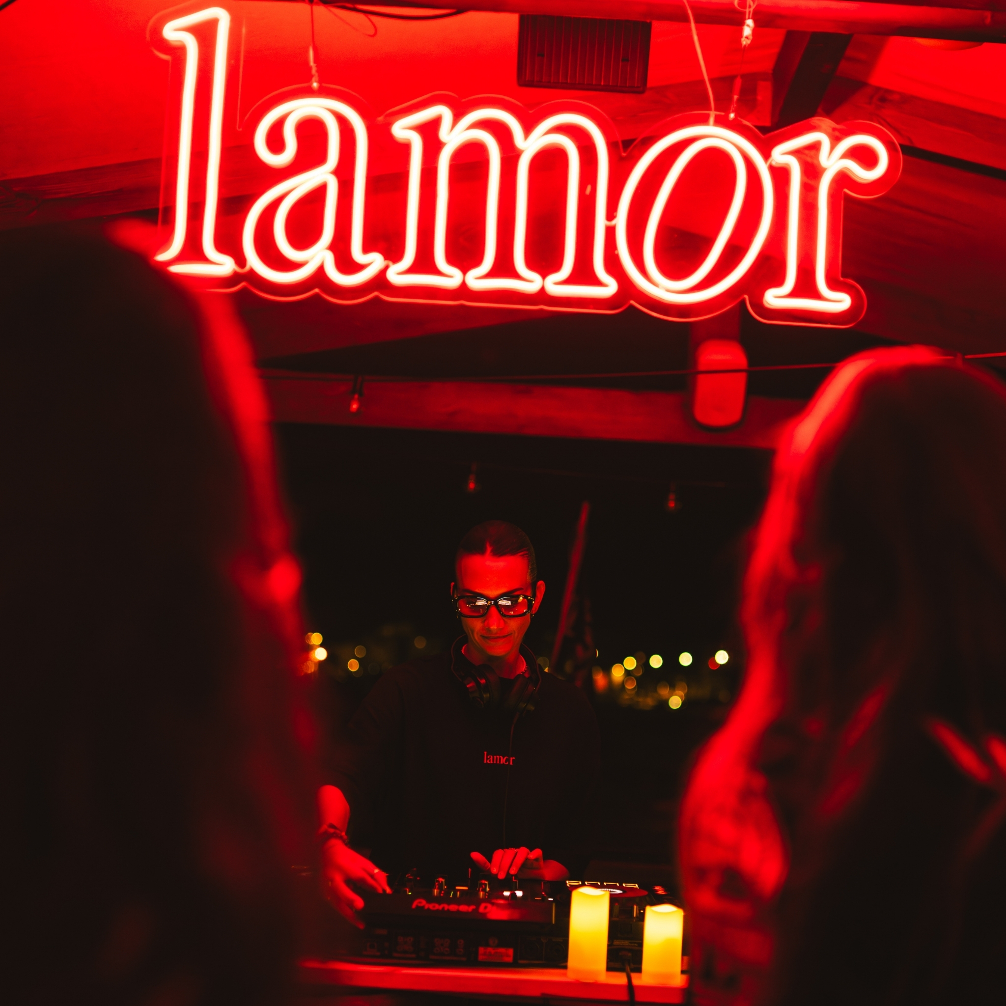 LAMOR — Neon DJ